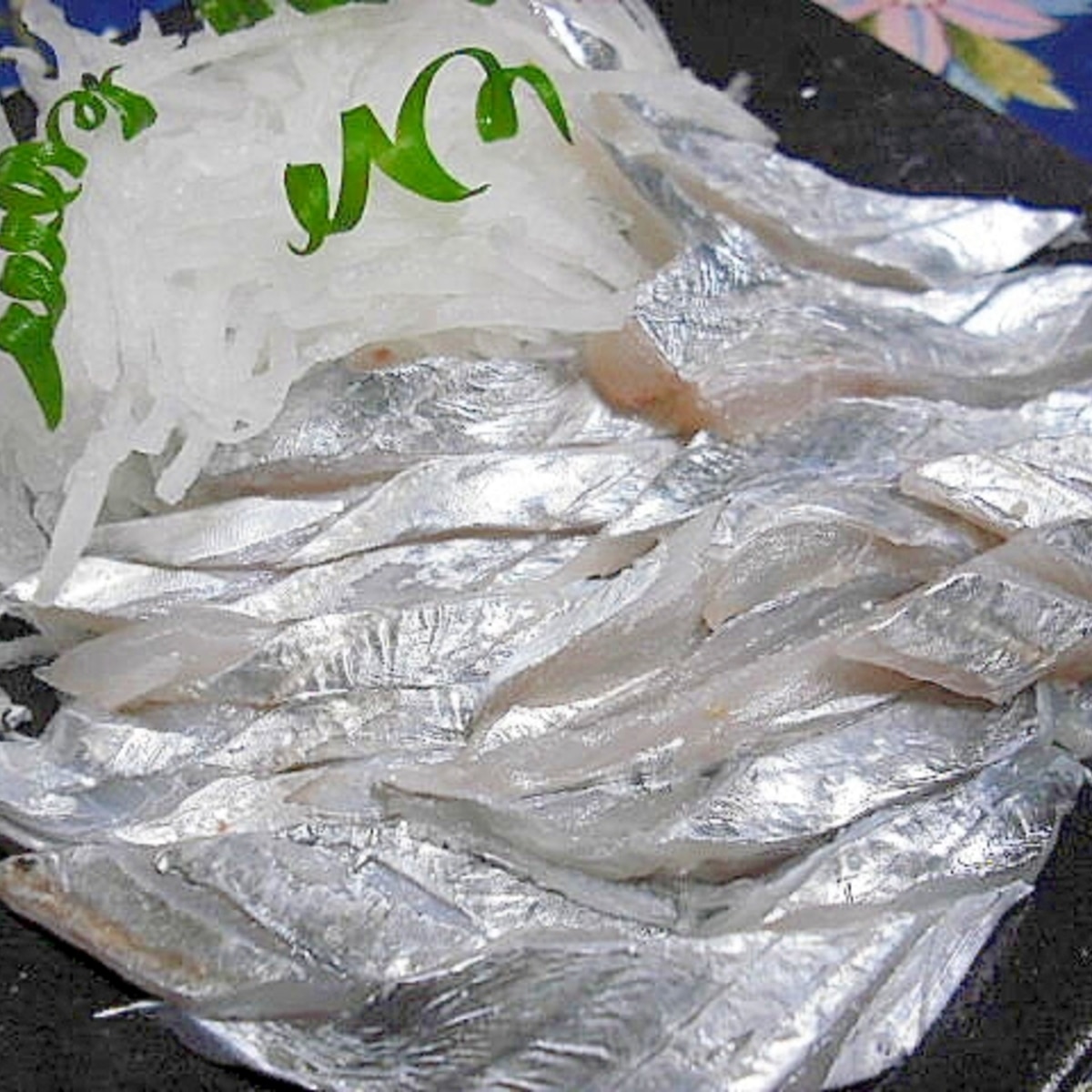 釣りたて 新鮮な太刀魚の刺身 レシピ 作り方 By じゅーんらく 楽天レシピ